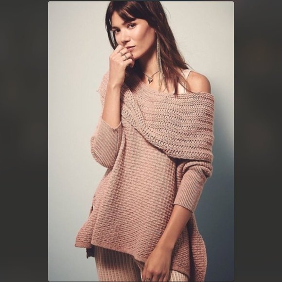 Free People Close to me Sweater - Picture 1 of 3